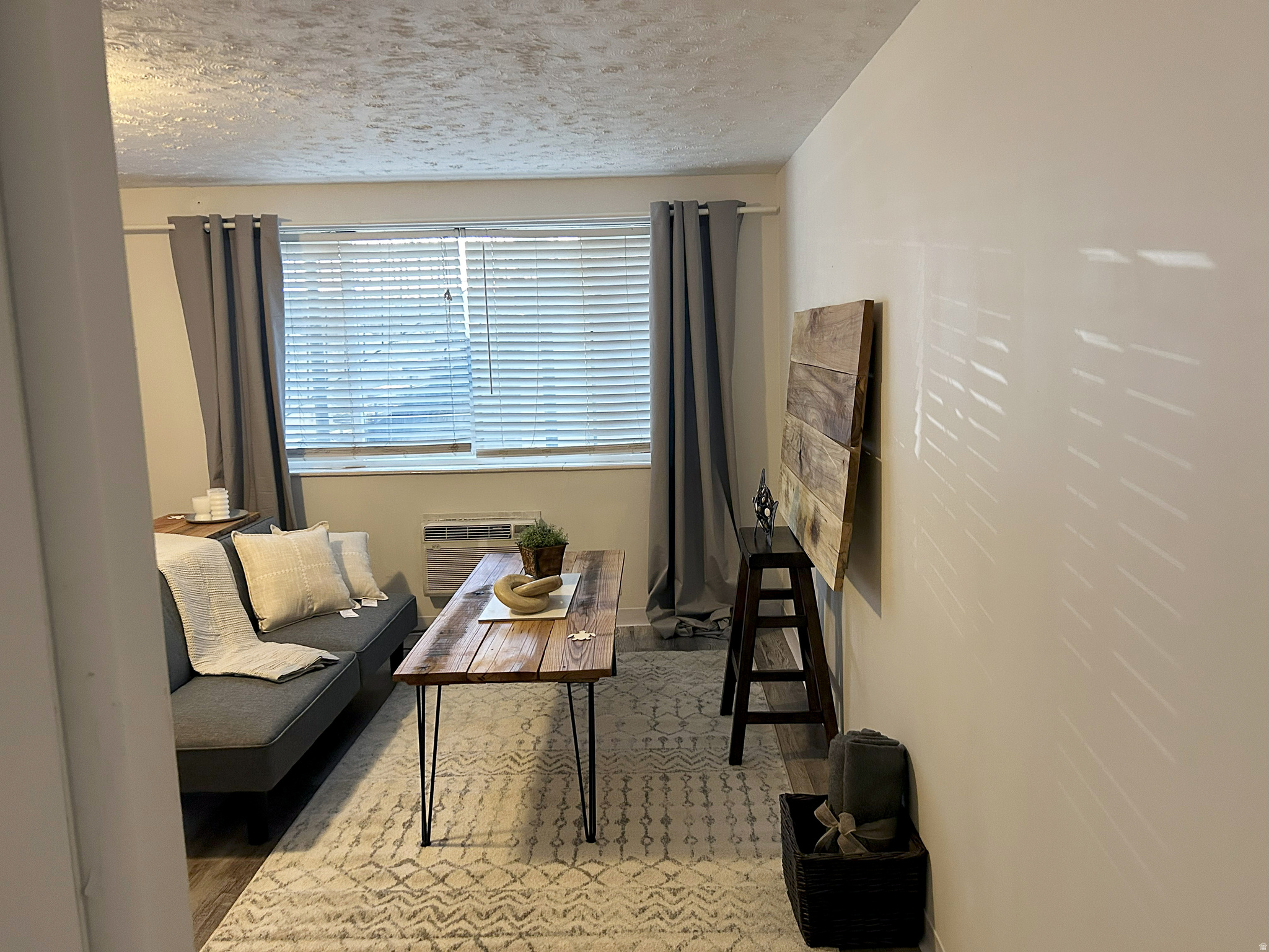 VILLA CHABLIS WEST - Residential