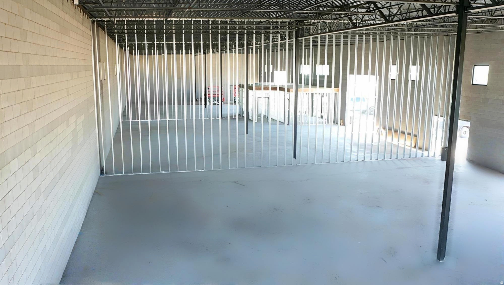 DB INDUSTRIAL - Commercial Lease