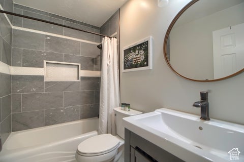 Tiny photo for 12169 S ANDREW VIEW CIR, Draper, UT 84020 (MLS # 2187811)