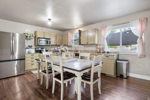 Tiny photo for 660 N 420 W, Lehi, UT 84043 (MLS # 2155440)