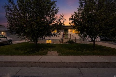 Tiny photo for 660 N 420 W, Lehi, UT 84043 (MLS # 2155440)