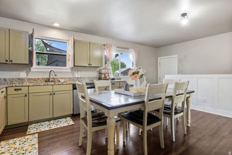 Tiny photo for 660 N 420 W, Lehi, UT 84043 (MLS # 2155440)