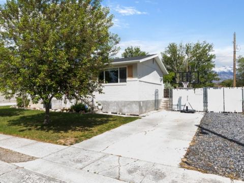 Tiny photo for 660 N 420 W, Lehi, UT 84043 (MLS # 2155440)