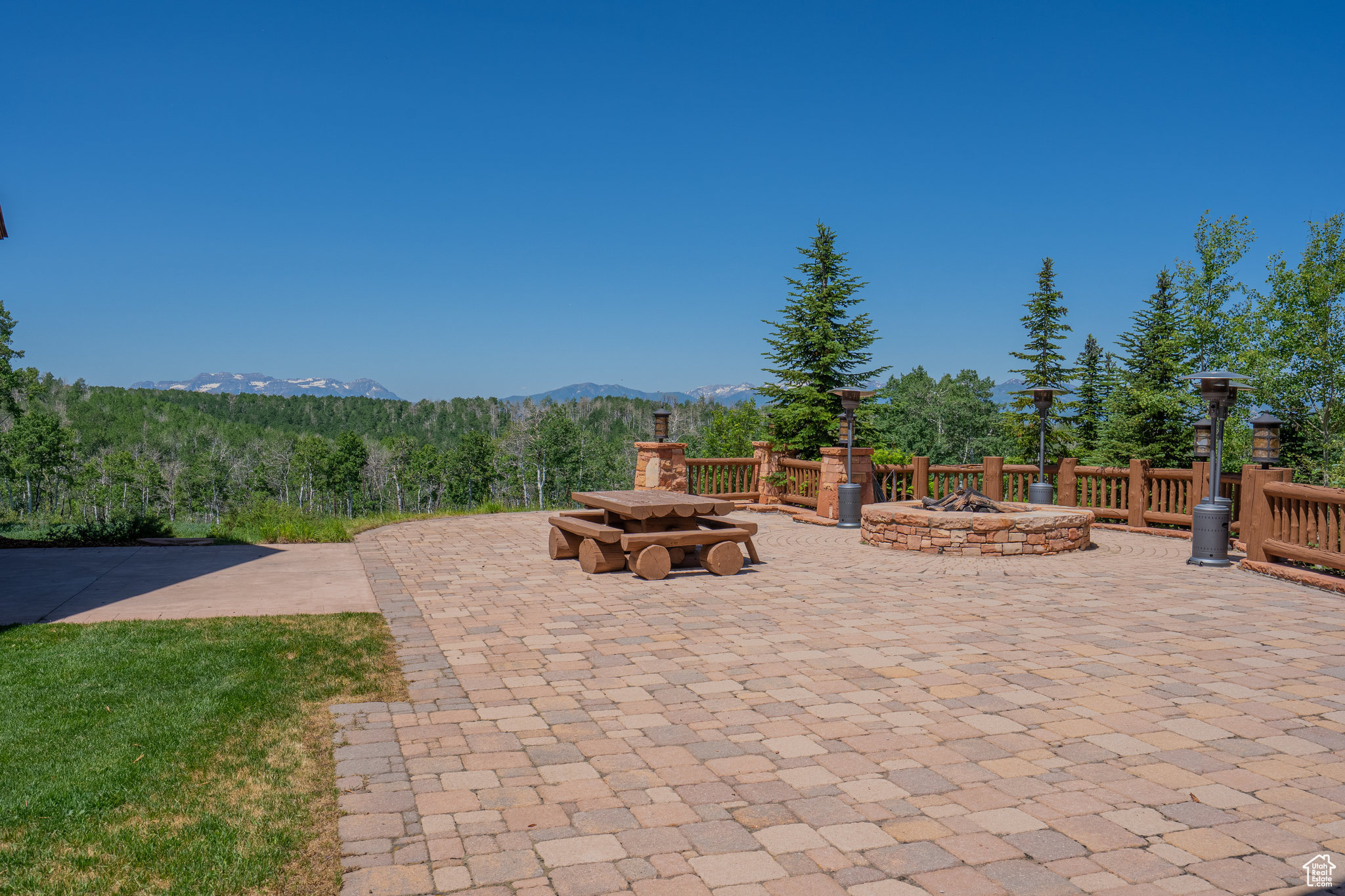 WOLF CREEK RANCH - Residential