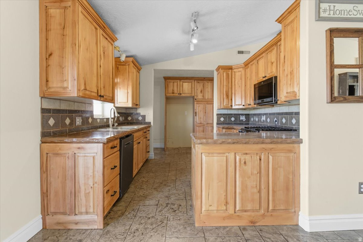 OAKER HILLS - Residential