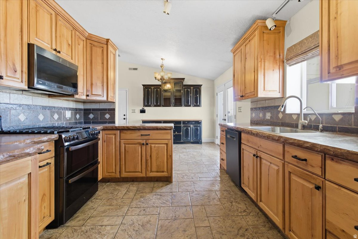 OAKER HILLS - Residential