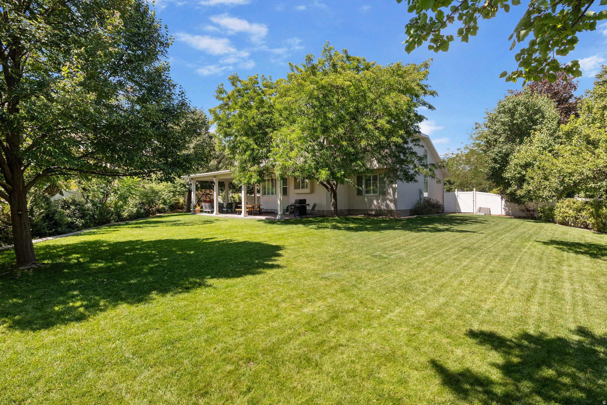 LINCOLN ESTATES - Residential