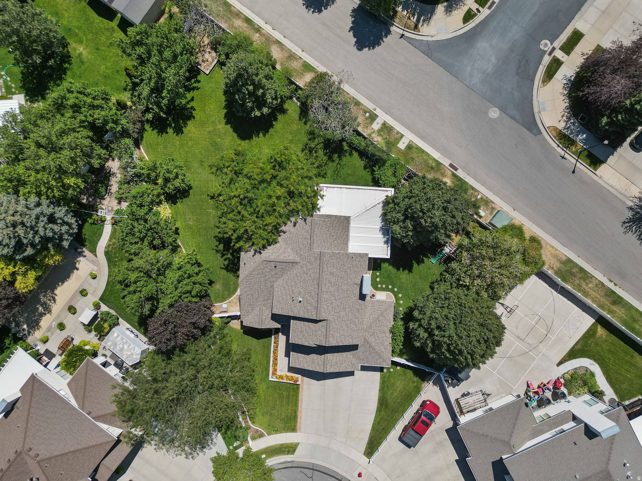 LINCOLN ESTATES - Residential