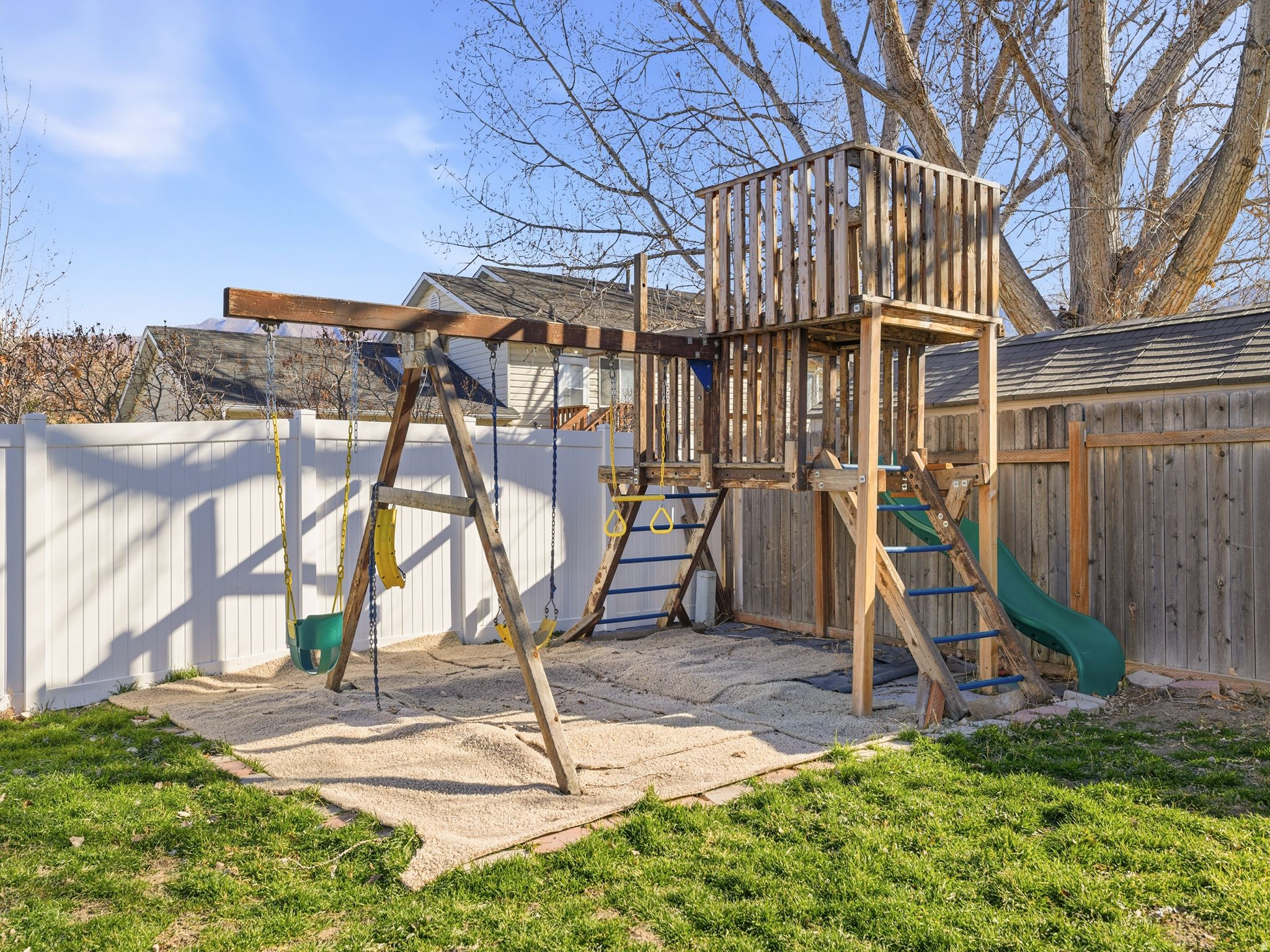 LAKESIDE - Residential