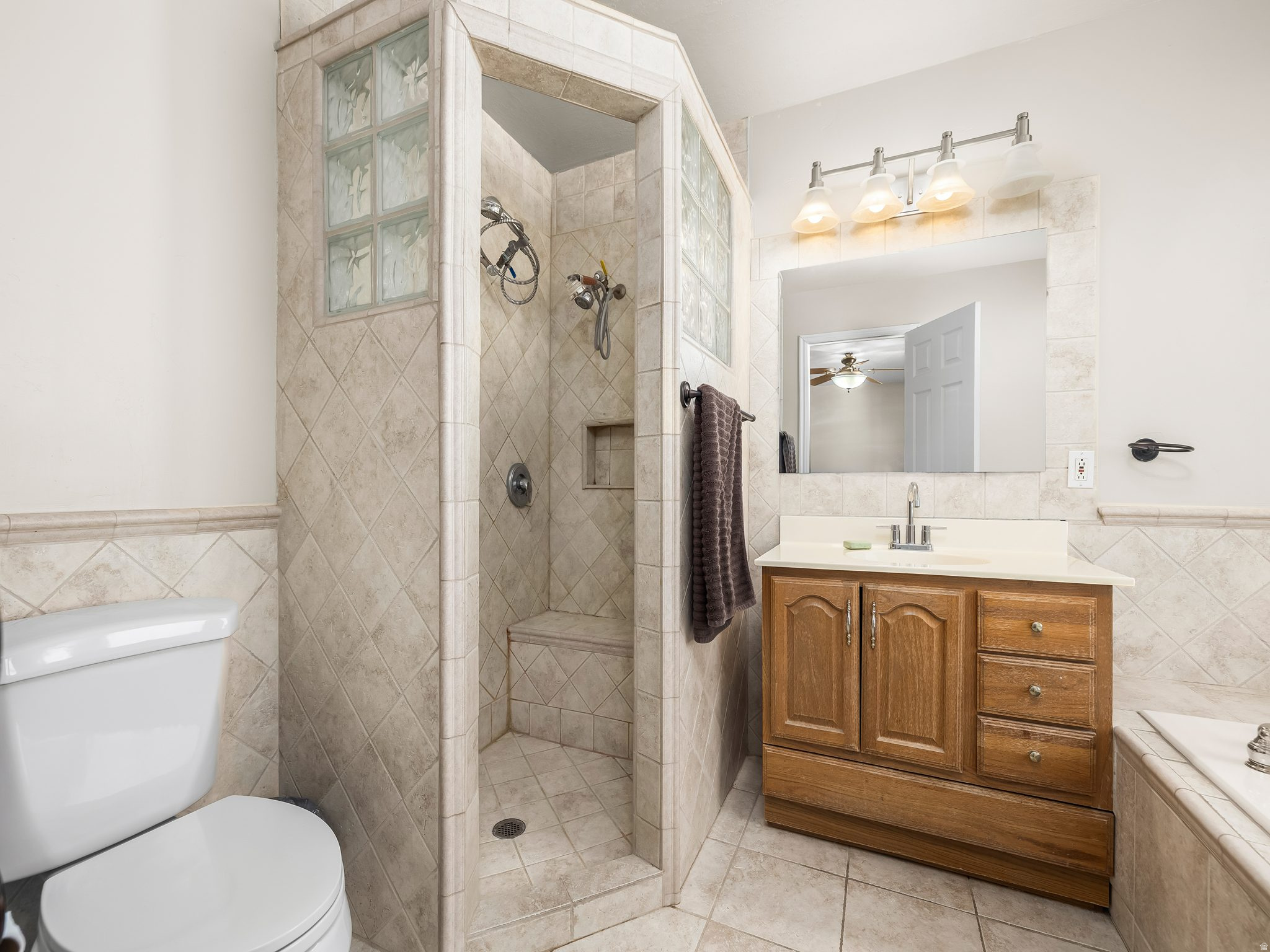 LAKESIDE - Residential