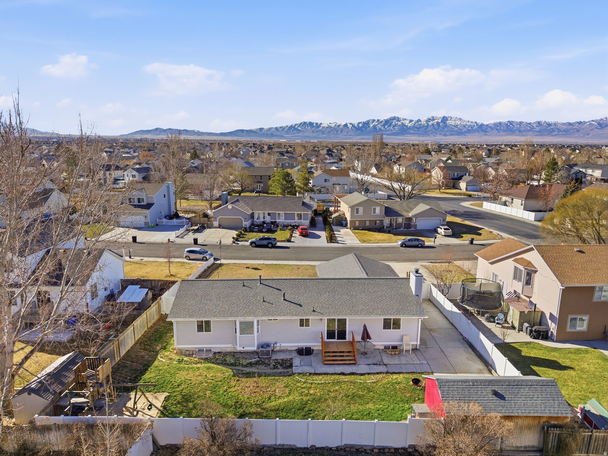 LAKESIDE - Residential