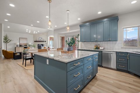 Tiny photo for 184 S PFEIFFERHORN DR W, Alpine, UT 84004 (MLS # 2148361)