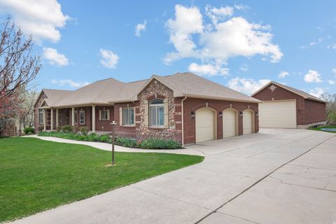 Tiny photo for 184 S PFEIFFERHORN DR W, Alpine, UT 84004 (MLS # 2148361)