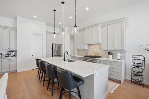 Tiny photo for 6638 W BRAEBURN WAY S, West Jordan, UT 84081 (MLS # 2147805)