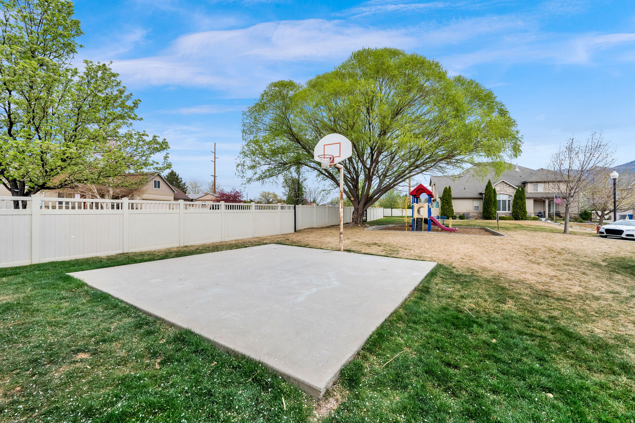 HAYMAKER RETREAT CONDO'S - Residential