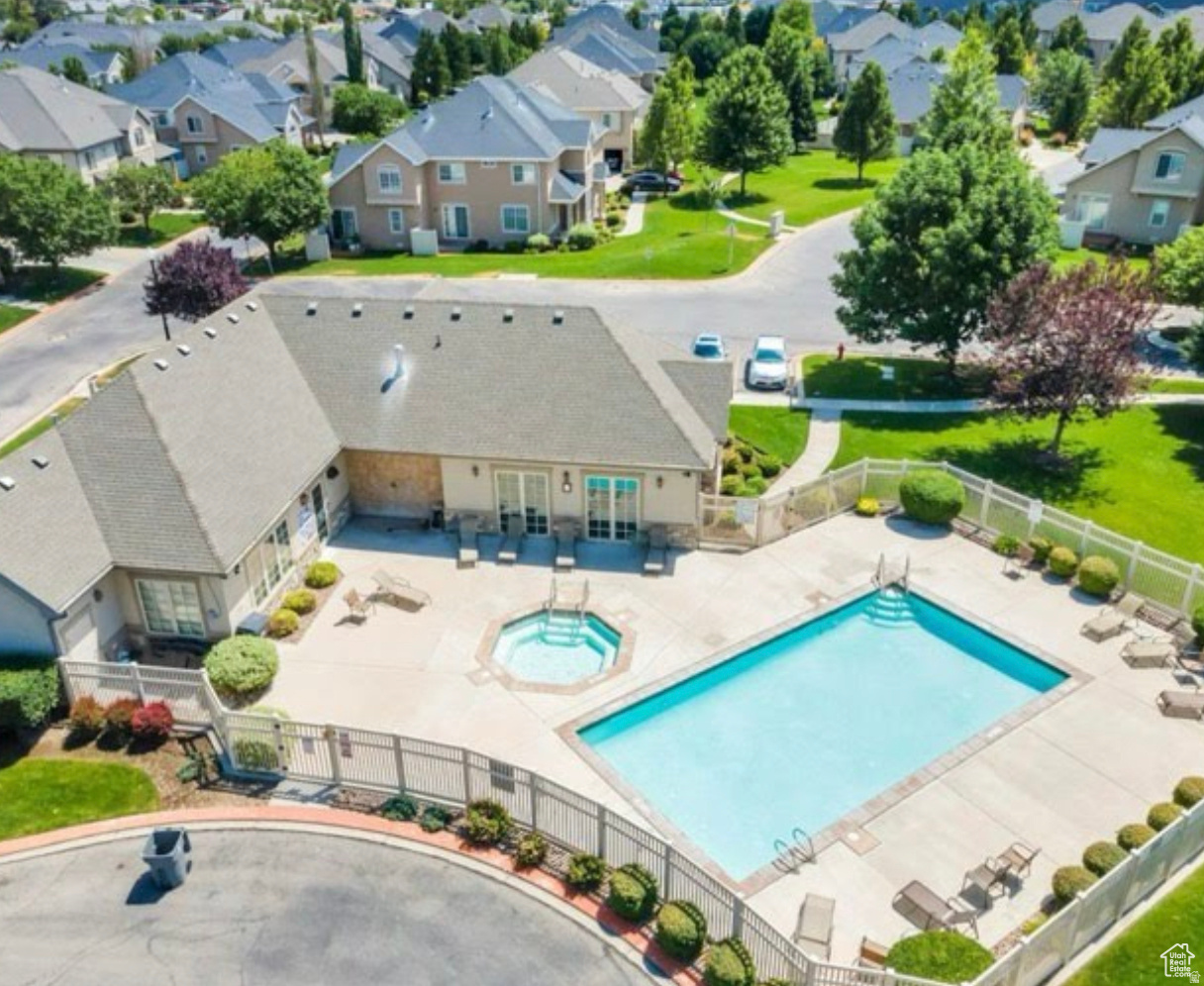 HAYMAKER RETREAT CONDO'S - Residential