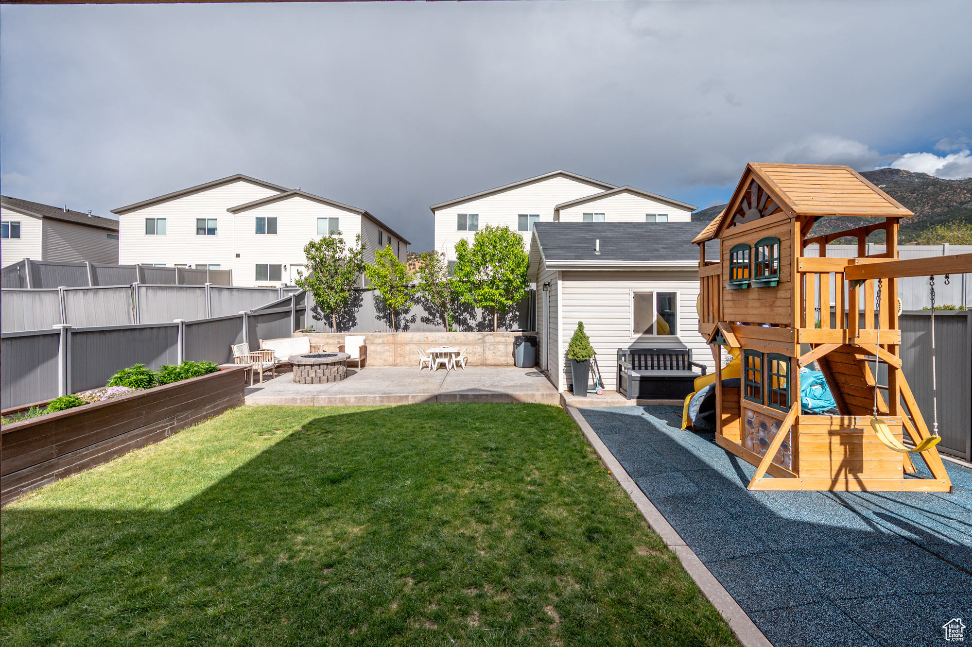 MOUNTAIN VISTA - Residential Income