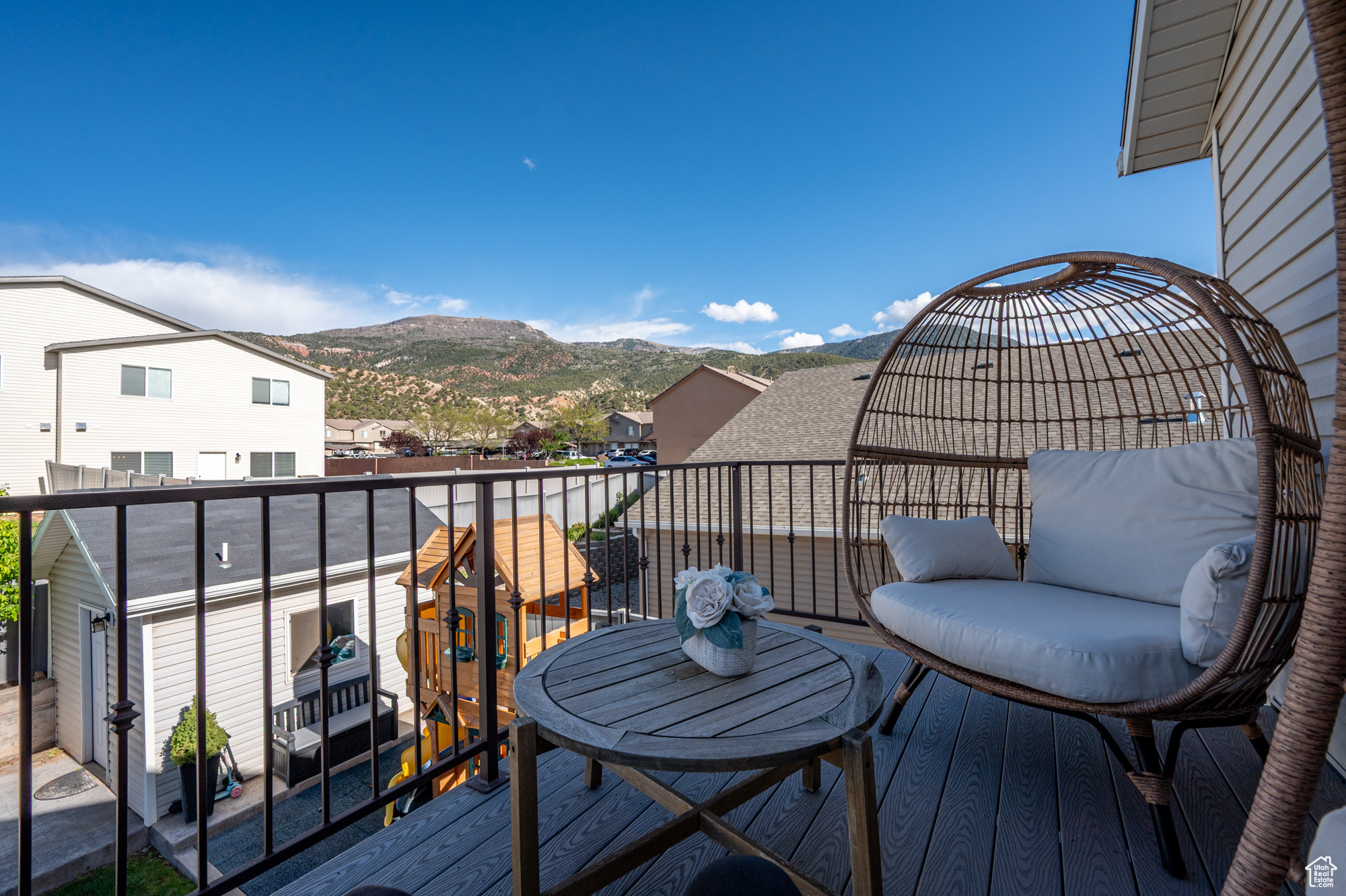 MOUNTAIN VISTA - Residential Income
