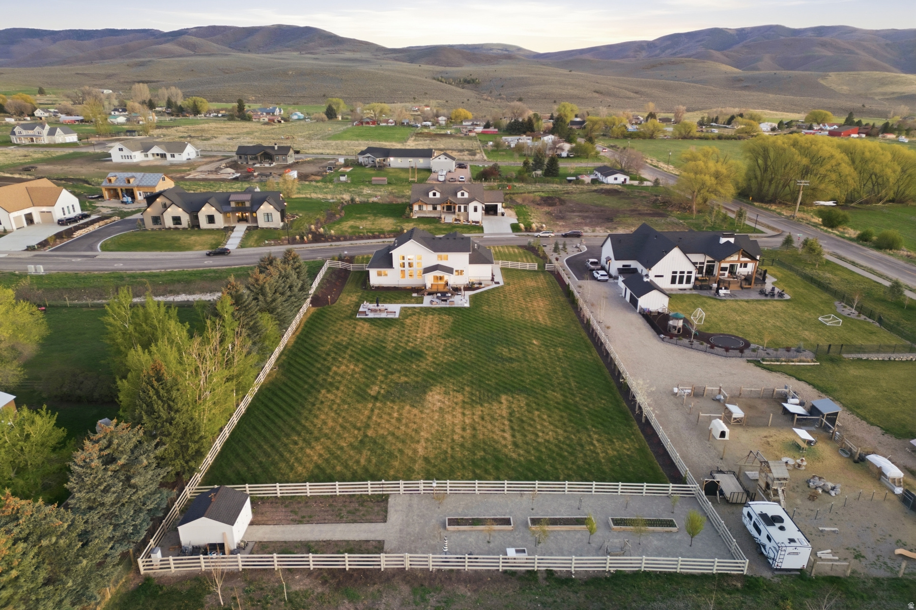 CENTER CREEK MEADOWS - Residential