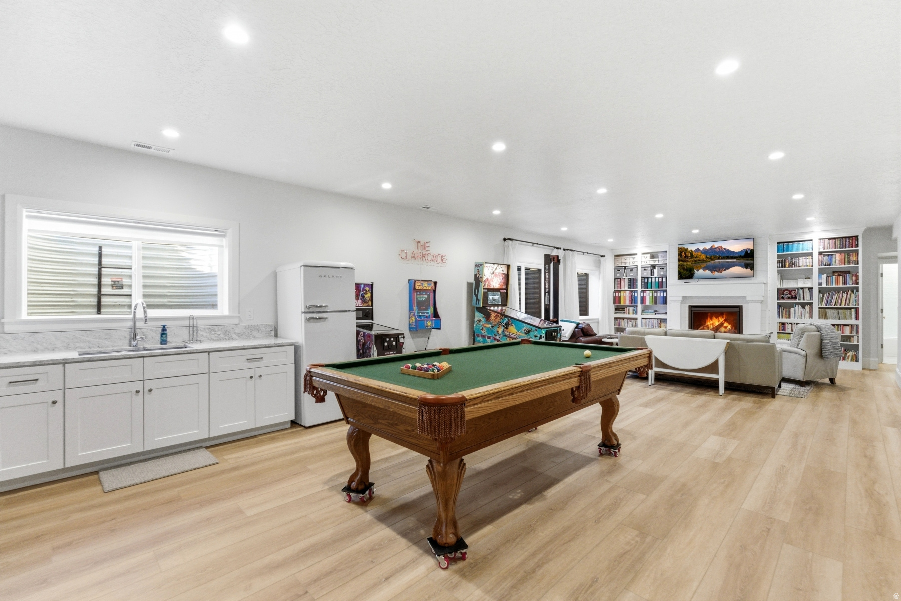 CENTER CREEK MEADOWS - Residential