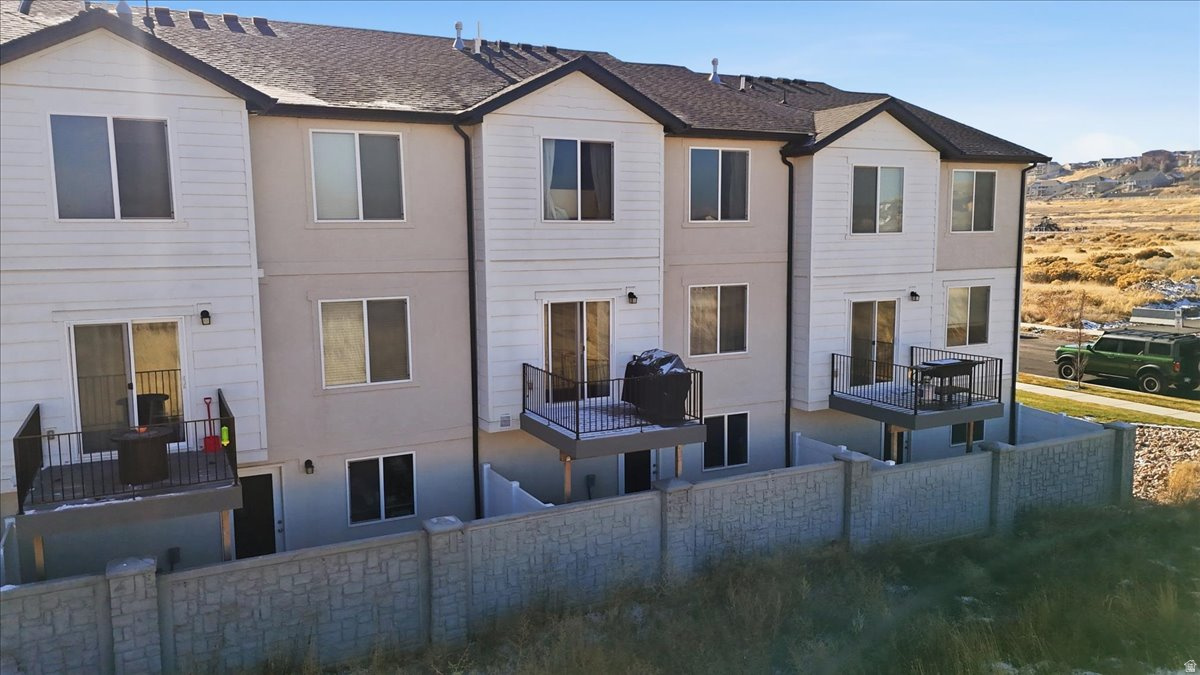 SUMMIT RIDGE - Residential