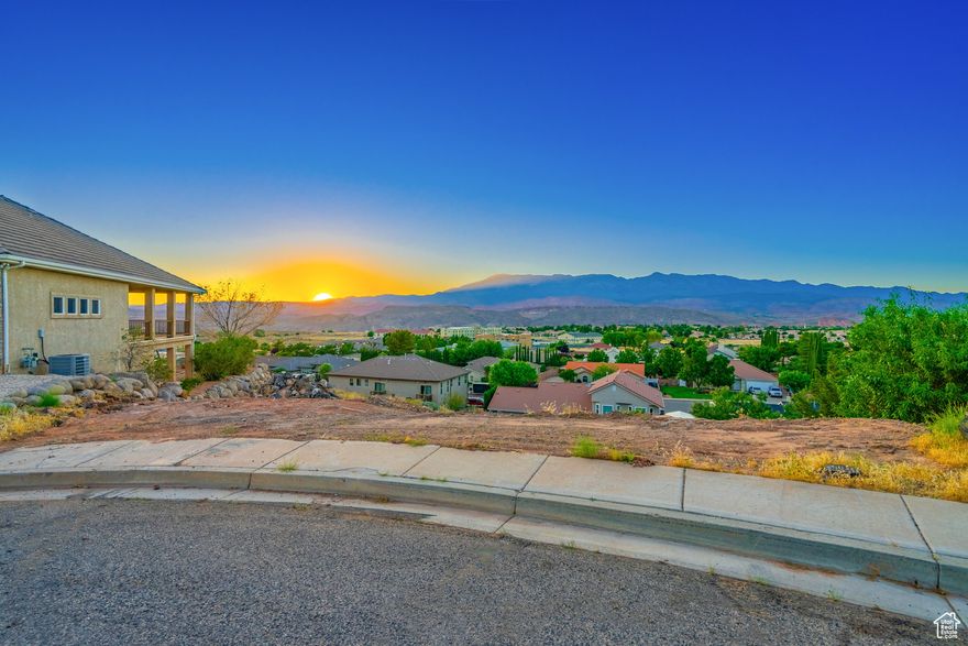 Experience luxury with this custom-built home, located on a beautiful hillside in Spilsbury Court. The home will have high-quality finishes and top upgrades throughout. Secure your dream home today and enjoy stunning views and exceptional craftsmanship. Act now to personalize every detail to your liking!