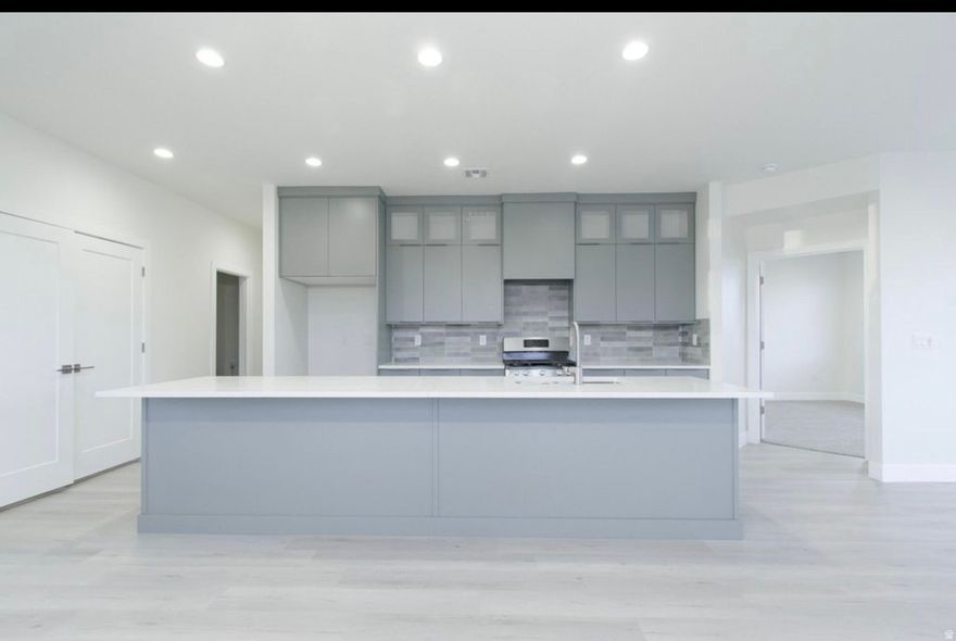 3-bed, 3-bath corner townhome with mountain views in a newer community, steps to pool & pickleball. Minutes to Zion National Park & Sand Hollow State Park. Upgraded tile baths, designer finishes & shutters. Owner concessions with full-price offer!