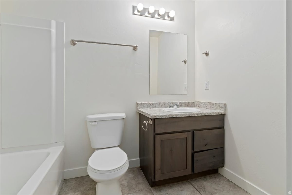 TUCKER ROW AT WATERS EDGE - Residential