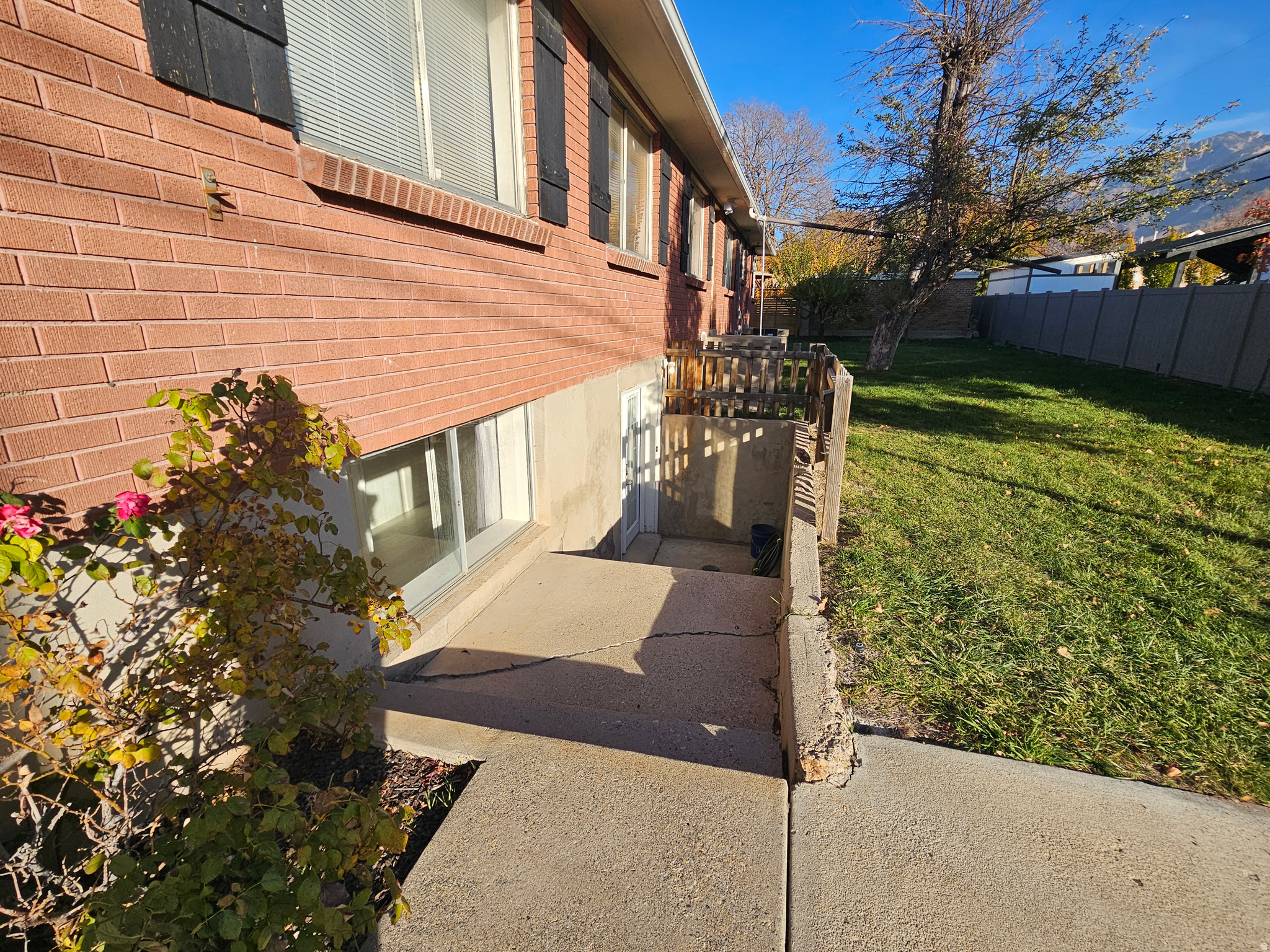 MEADOWS - Residential Lease