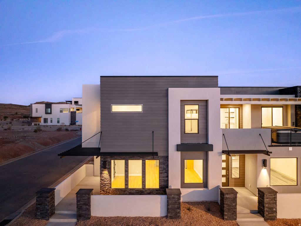 Photo of 712 W COAST LINE PL #123, Saint George, UT 84790 (MLS # 2132659)