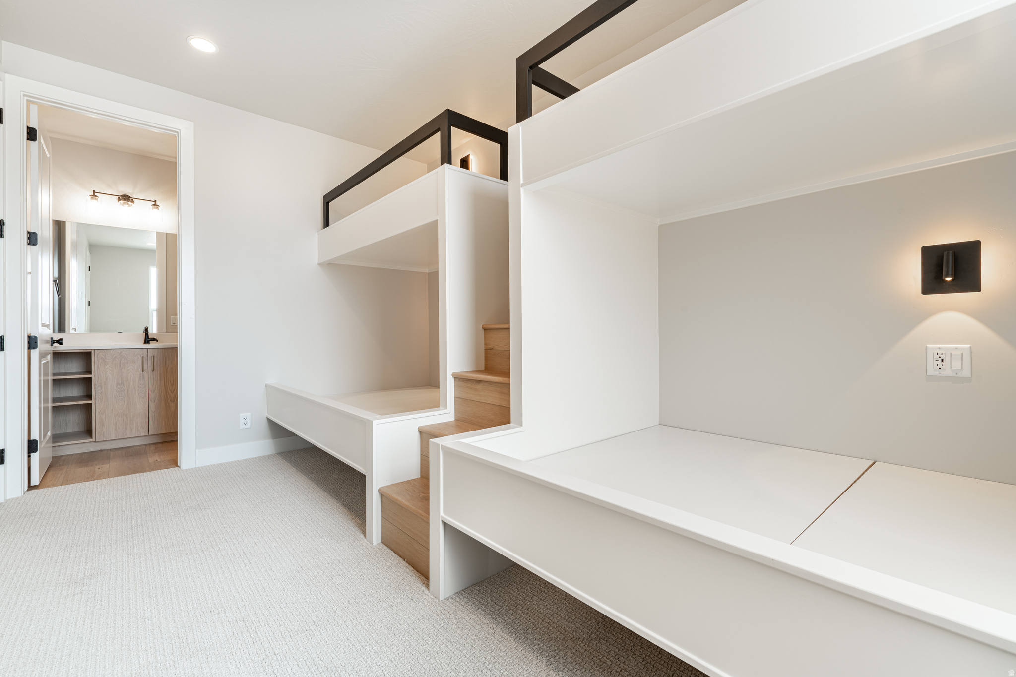 ATKINVILLE TOWNHOMES AT DESERT COLOR - Residential