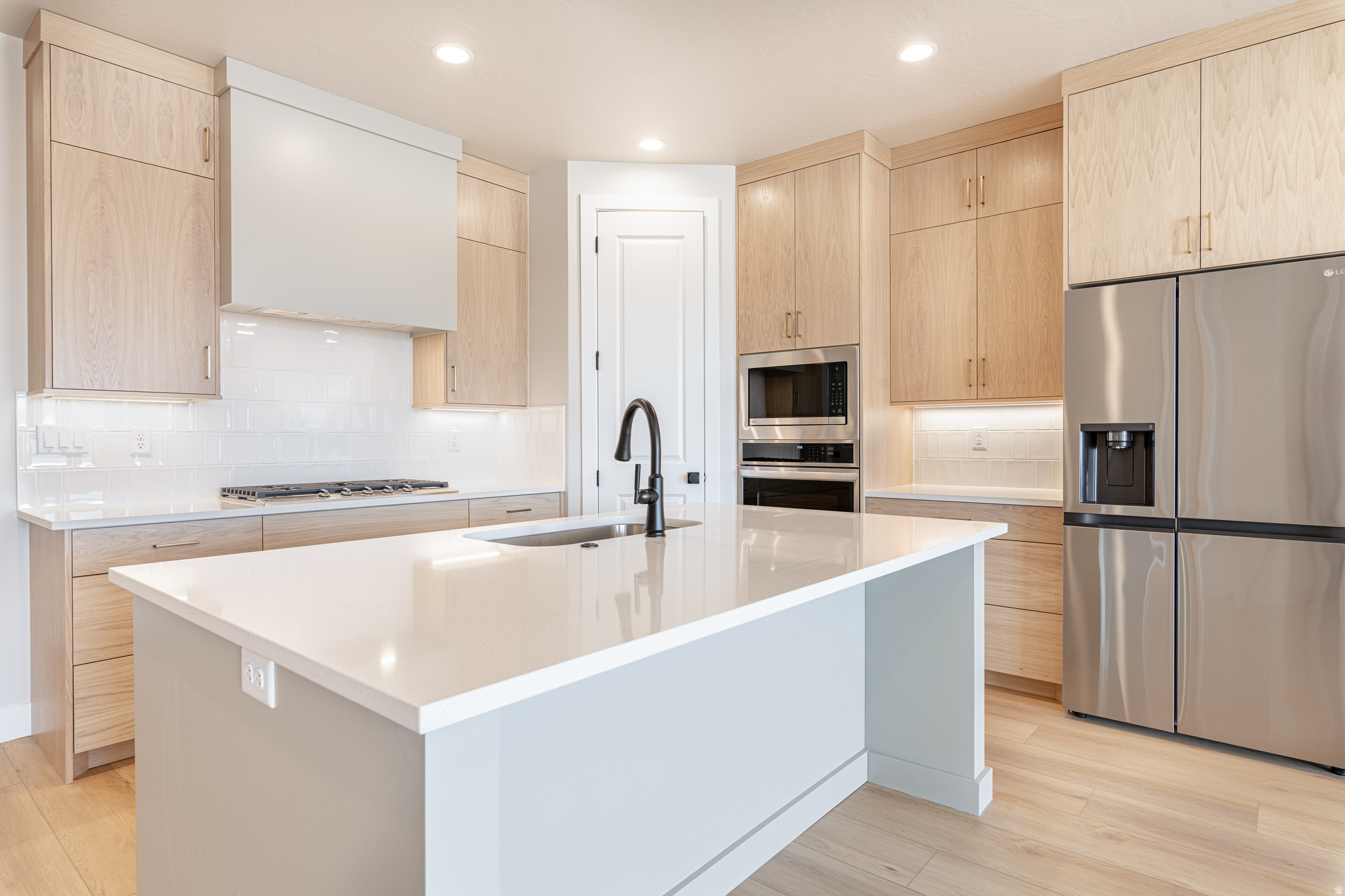 ATKINVILLE TOWNHOMES AT DESERT COLOR - Residential