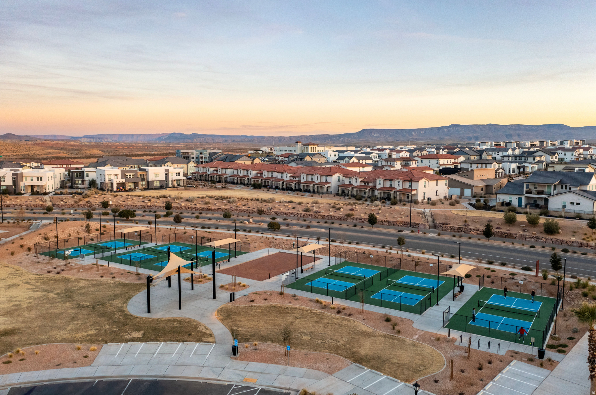 ATKINVILLE TOWNHOMES AT DESERT COLOR - Residential