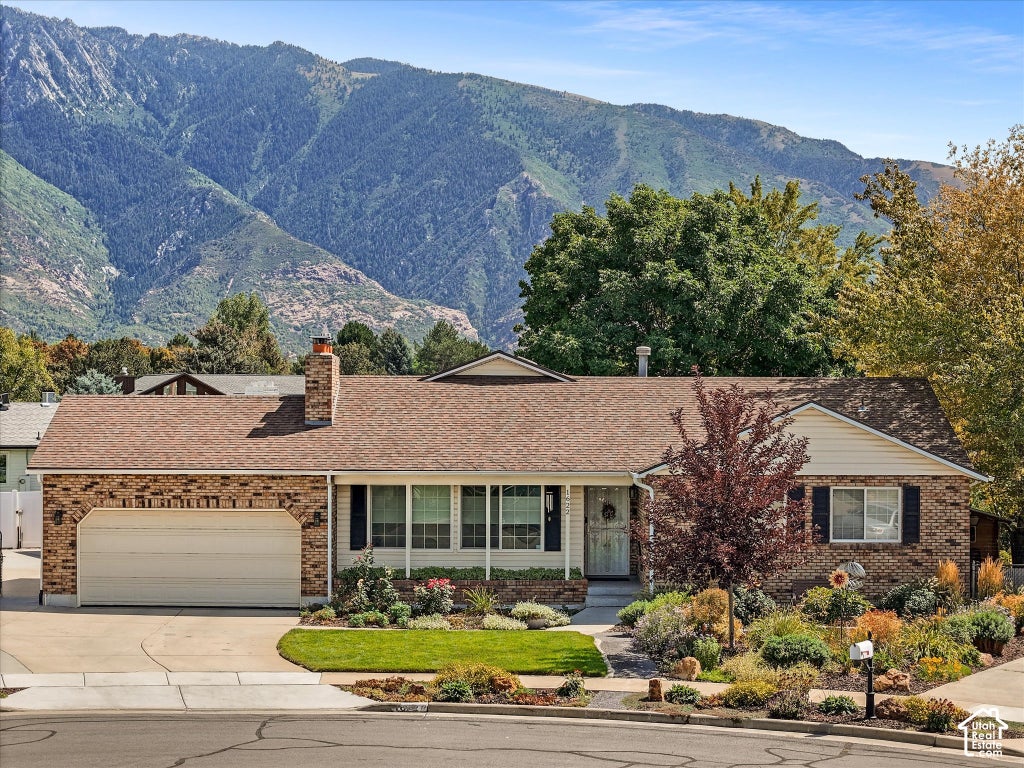 Photo of 1622 E ROYAL OAK CIR S, Sandy, UT 84092 (MLS # 2188283)