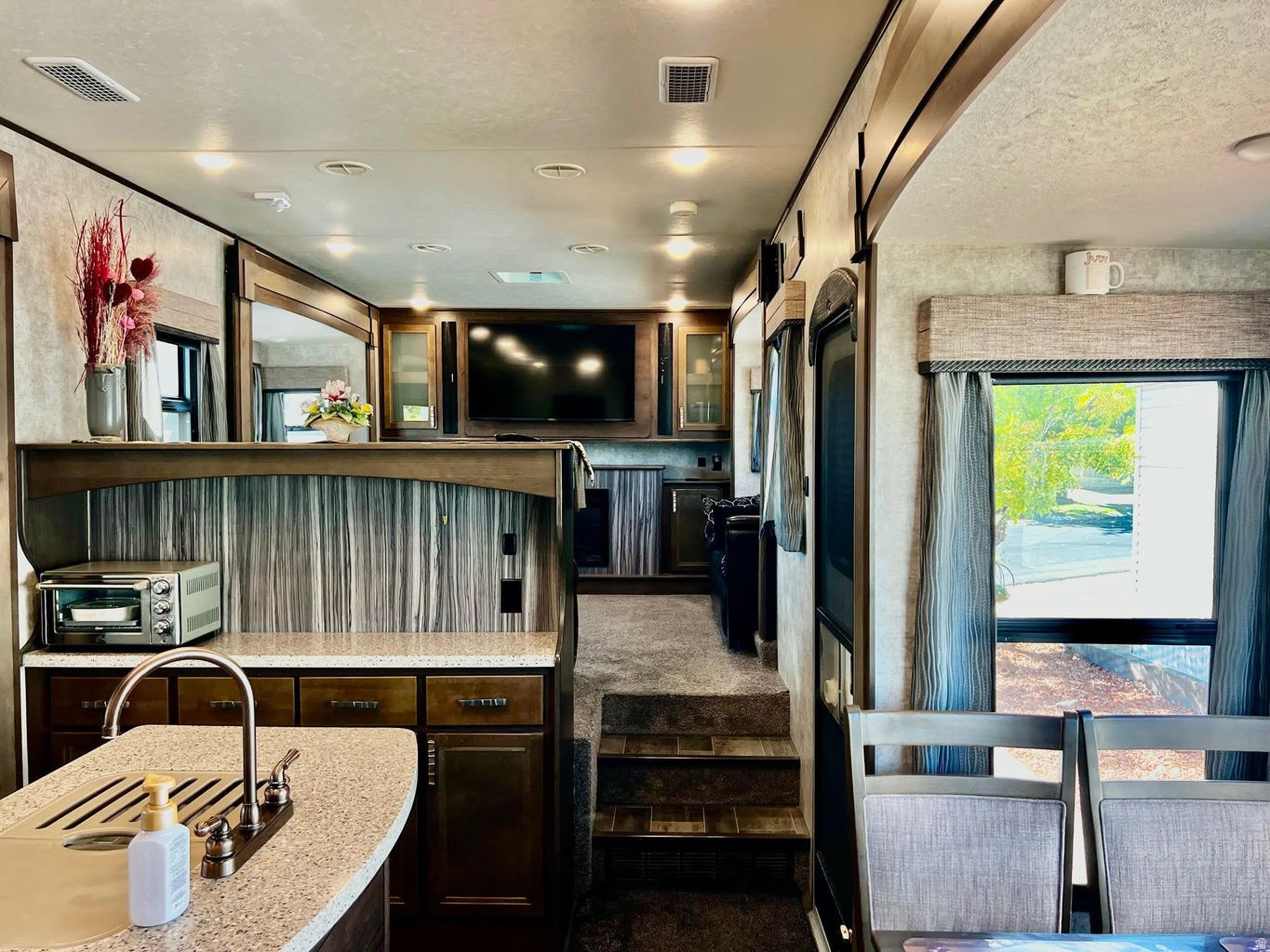 CANYON BREEZE RV RESORT - Land