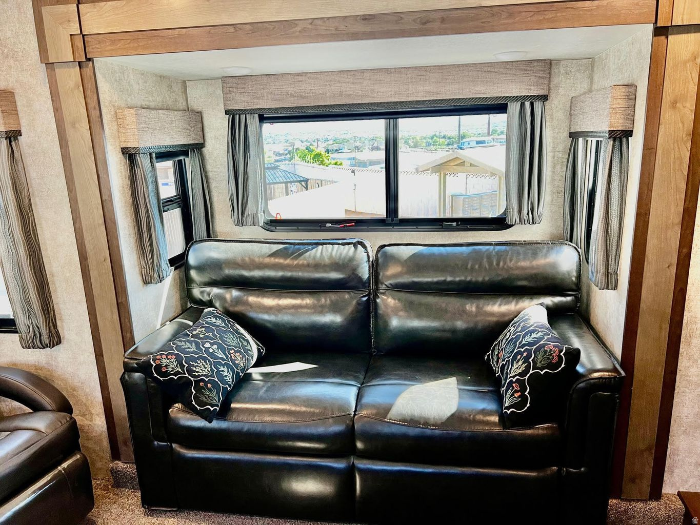 CANYON BREEZE RV RESORT - Land