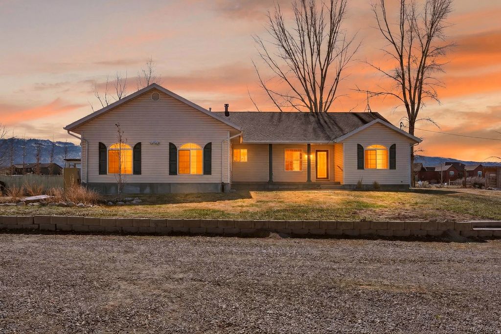 Photo of 598 E 900 N, Spring City, UT 84662 (MLS # 2142469)