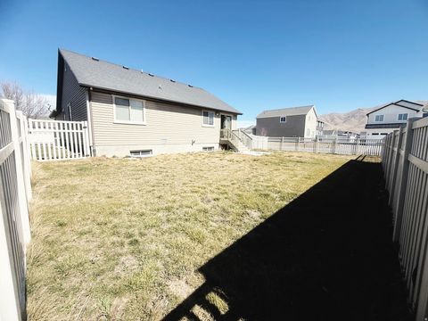 Tiny photo for 1612 E SHADOW DR, Eagle Mountain, UT 84005 (MLS # 2158570)