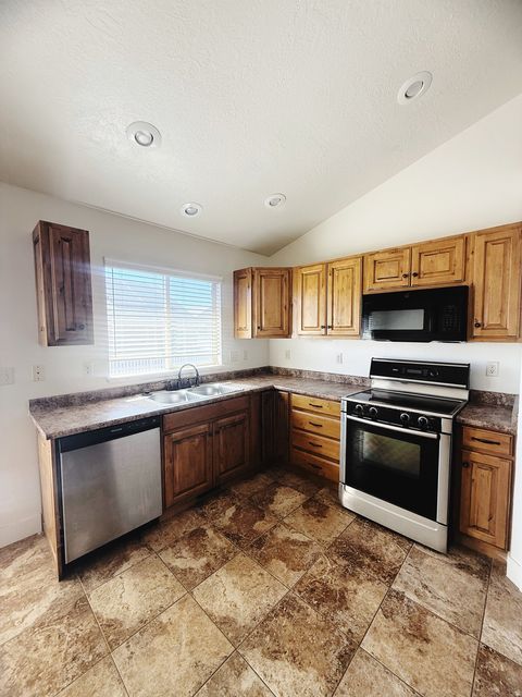 Tiny photo for 1612 E SHADOW DR, Eagle Mountain, UT 84005 (MLS # 2158570)
