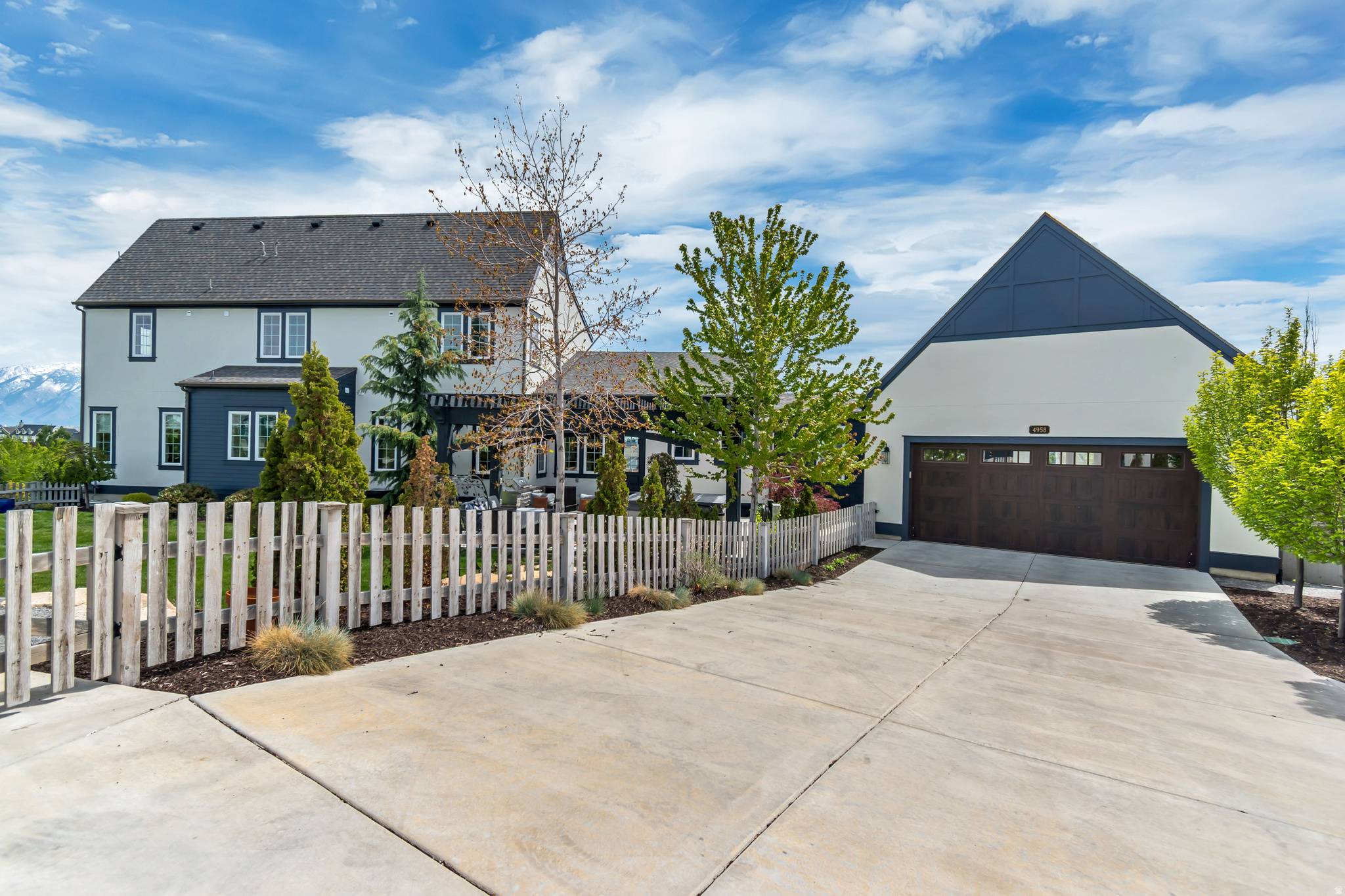 DAYBREAK - Residential