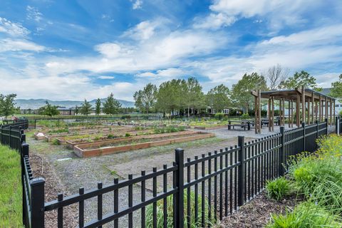Tiny photo for 4958 W LAKE AVE, South Jordan, UT 84009 (MLS # 2154517)