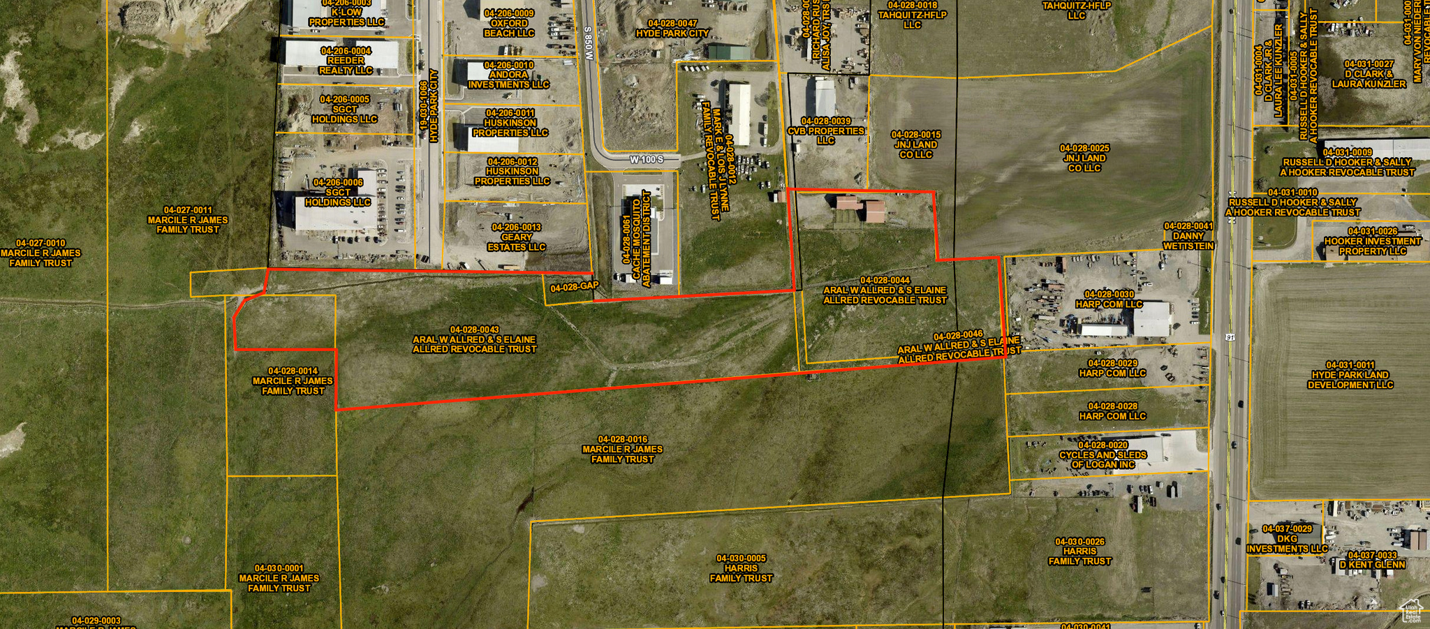 Main image without alt text