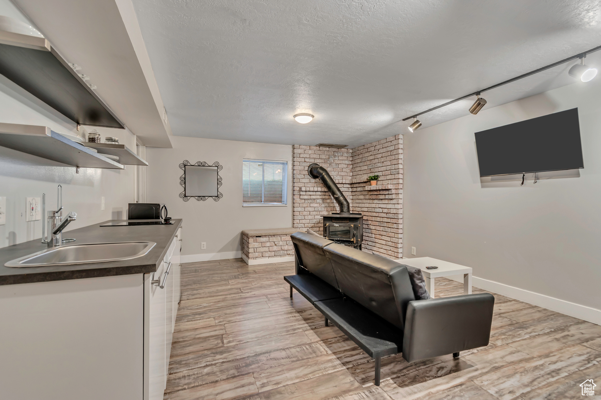 MID VALLEY ESTATES - Residential
