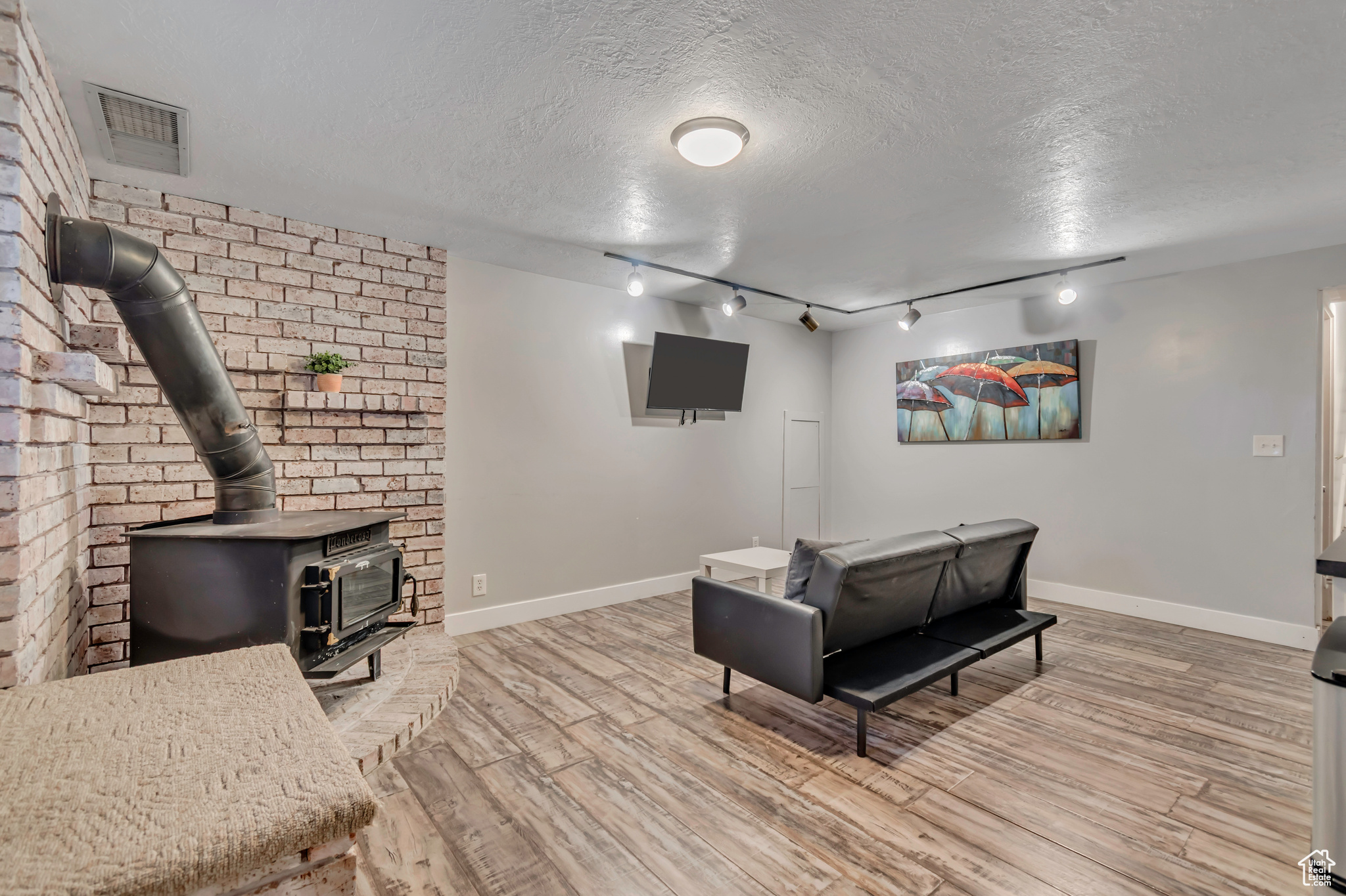 MID VALLEY ESTATES - Residential