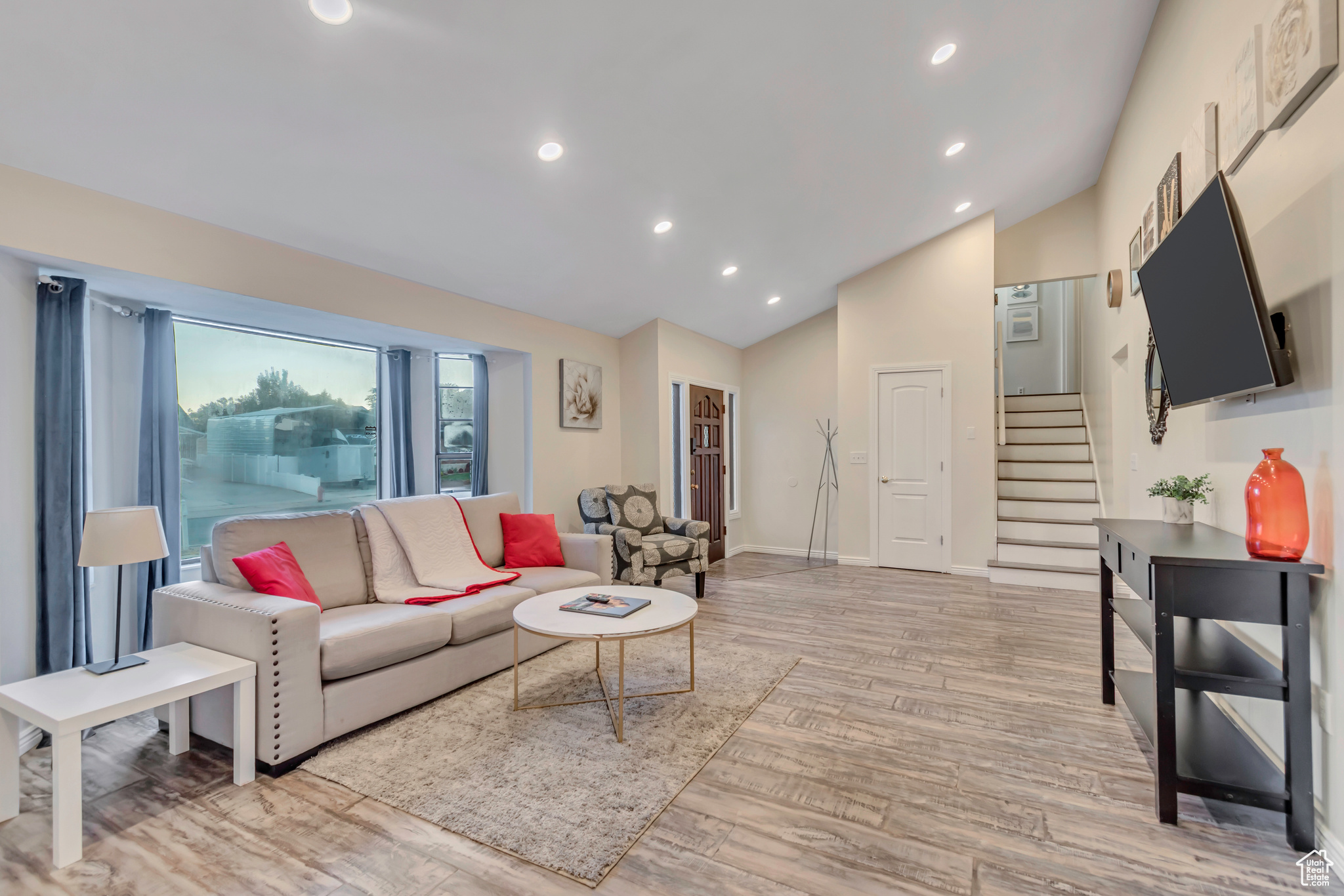 MID VALLEY ESTATES - Residential