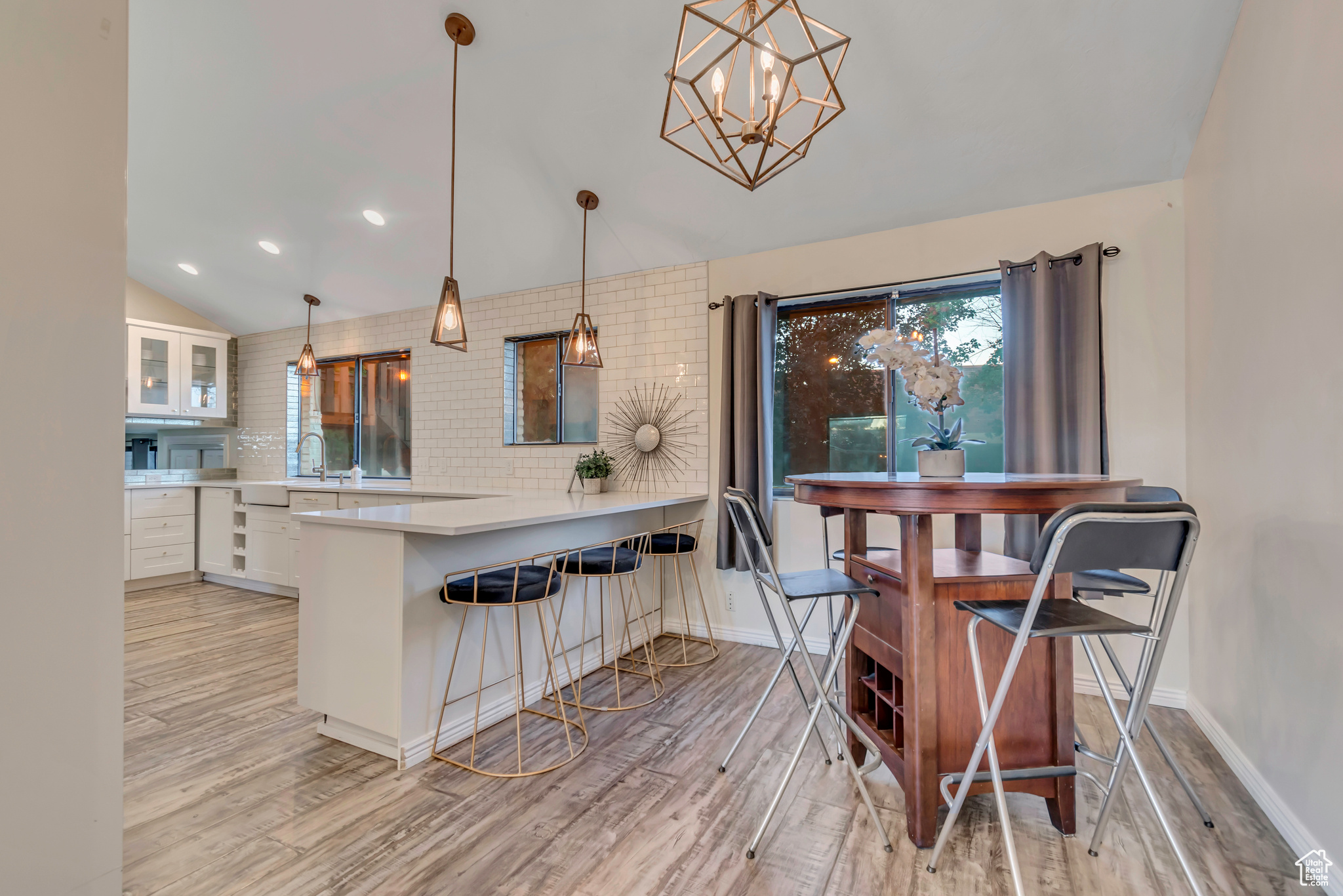 MID VALLEY ESTATES - Residential