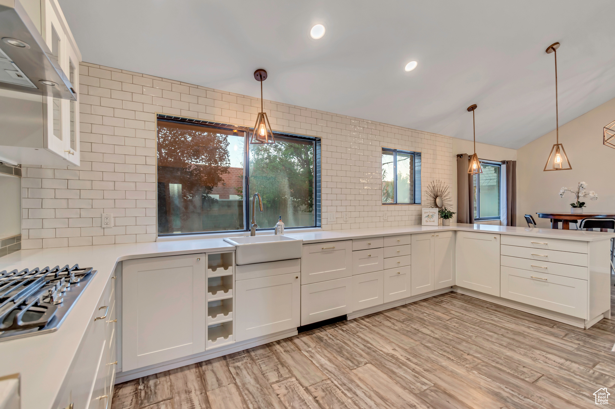 MID VALLEY ESTATES - Residential