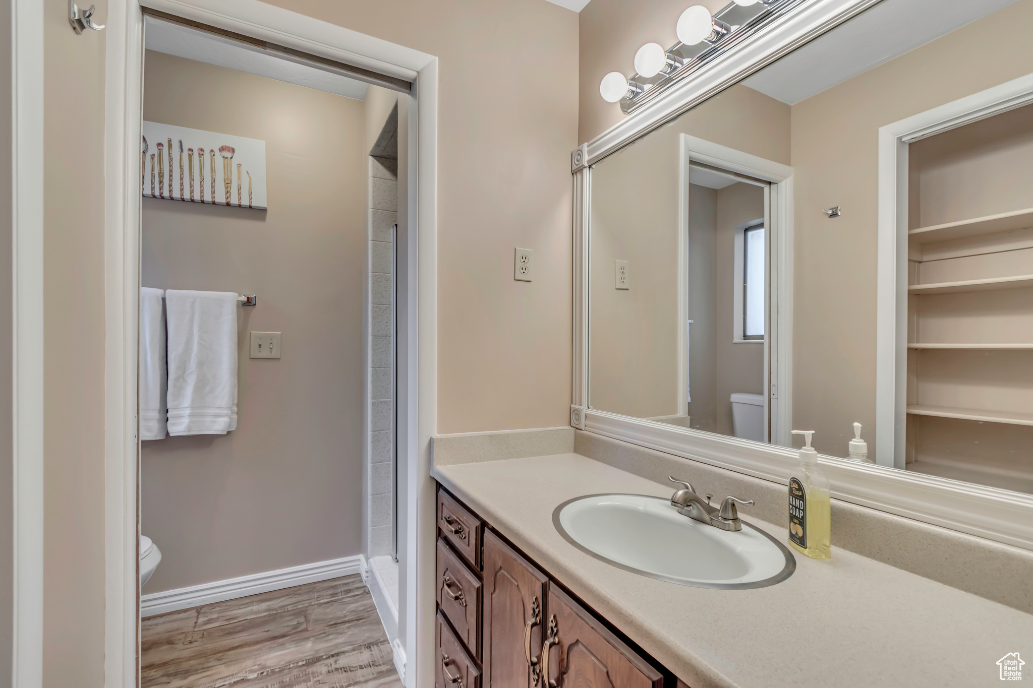 MID VALLEY ESTATES - Residential