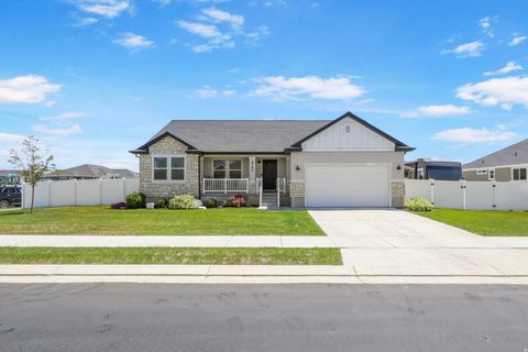 Tiny photo for 4764 N GUNSIGHT PEAK DR, Eagle Mountain, UT 84005 (MLS # 2147187)