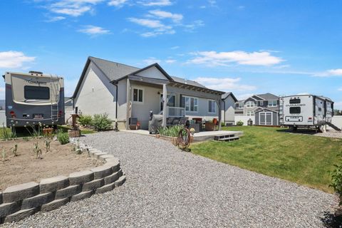 Tiny photo for 4764 N GUNSIGHT PEAK DR, Eagle Mountain, UT 84005 (MLS # 2147187)